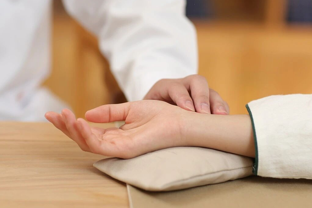 中药又没有明确成分，是如何抗击肿瘤的？为什么越早吃越好？